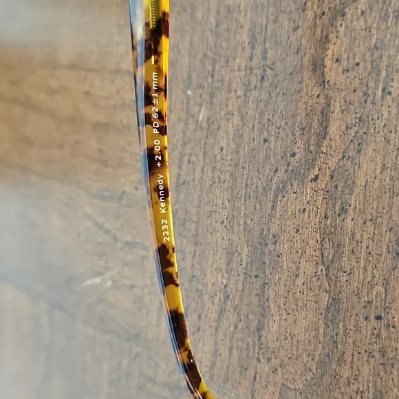 Peepers Kennedy +2.00 Readers - Picture 6 of 7